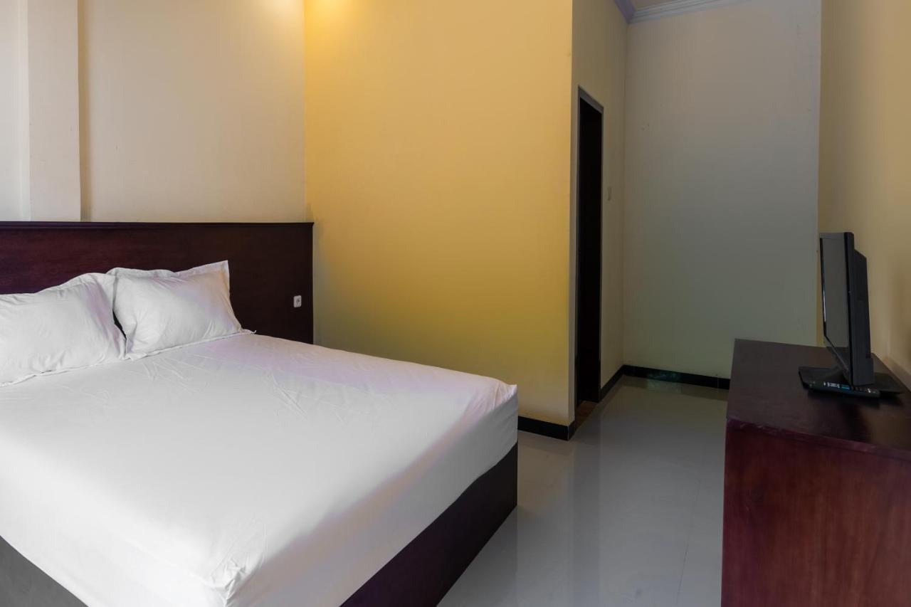 Oyo 3297 Bromo Residence Probolinggo Buitenkant foto